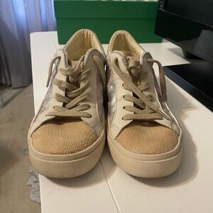 Dolce Vita Sneakers